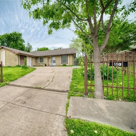 Image 3 - 581 Kingston Drive, Grand Prairie, TX 75051, USA - House for sale