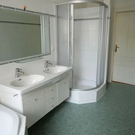 Rent this 4 bed apartment on Weimarer Straße 22 in 1180 Vienna, Austria