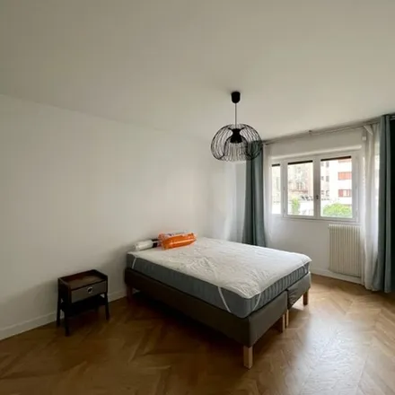 Rent this 4 bed apartment on 77 Boulevard Barbès in 75018 Paris, France