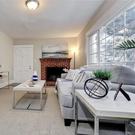 Image 2 - 4216 Sawtelle Boulevard, Culver City, CA 90066, USA - Duplex for sale