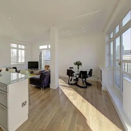 Buy this 3 bed apartment on Fraser Suites Kensington in 75 Cromwell Road, London