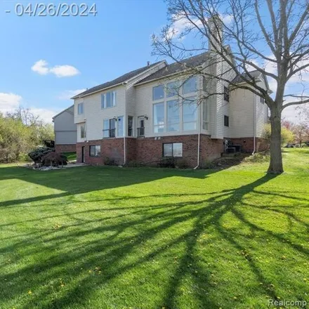 Image 5 - 7460 Farmington Road, West Bloomfield Township, MI 48322, USA - House for sale