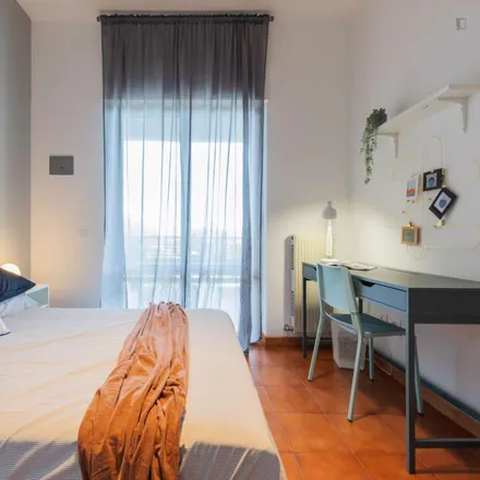 Rent this 4 bed room on La Perla del Caffè in Via Fiume delle Perle, 116