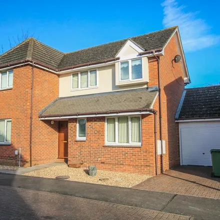 Rent this 4 bed house on 44 Bullen Close in Cambridge, CB1 8YU