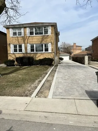 Rent this 3 bed house on West Columbia Avenue in Lincolnwood, Niles Township