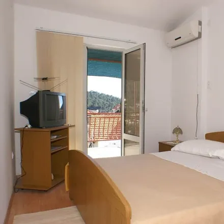 Rent this 3 bed apartment on 20272 Općina Smokvica