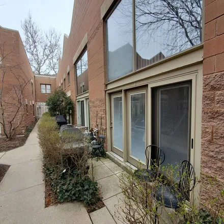 Image 7 - 1100 West Cornelia Avenue, Chicago, IL 60657, USA - Apartment for rent