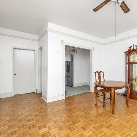 Image 3 - 28-19 42nd Street, New York, NY 11103, USA - Townhouse for sale