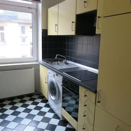 Rent this 2 bed apartment on Roßdorfer Straße 15 in 60385 Frankfurt, Germany