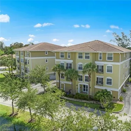 Buy this 3 bed condo on 10085 Lake Cove Drive in Lee County, FL 33908