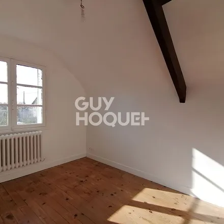 Rent this 5 bed apartment on 4 Rue Henry Potez in 28100 Dreux, France