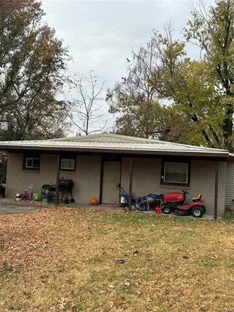 Buy this 2 bed house on 181 Reuben Avenue in Sikeston, MO 63801