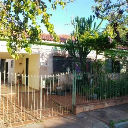 Buy this 4 bed house on Rua Expedicionários do Brasil in Quinta das Laranjeiras, Araraquara - SP