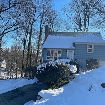 Rent this 3 bed house on 124 Lee Road in Village of Scarsdale, NY 10583
