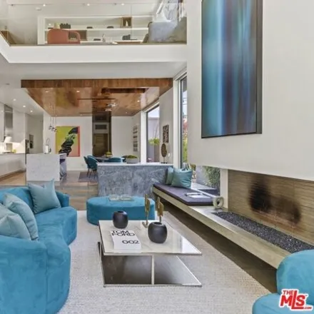 Image 2 - Open Air Homes - Stylish & Modern Apartment in Venice Beach, 505 Seville Court, Los Angeles, CA 90291, USA - House for sale
