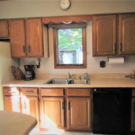 Image 3 - 217 South 8th Street, Montevideo, MN 56265, USA - House for sale
