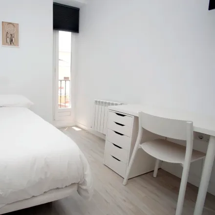 Image 2 - Madrid, Hostal Alicante, Calle del Arenal, 16, 28013 Madrid - Room for rent