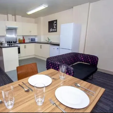 Rent this 5 bed apartment on Marble Street in Leicester, LE1 5XD