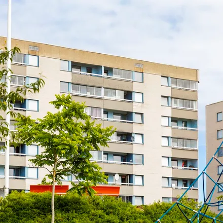 Rent this 3 bed apartment on Rissneleden in 174 46 Sundbybergs kommun, Sweden