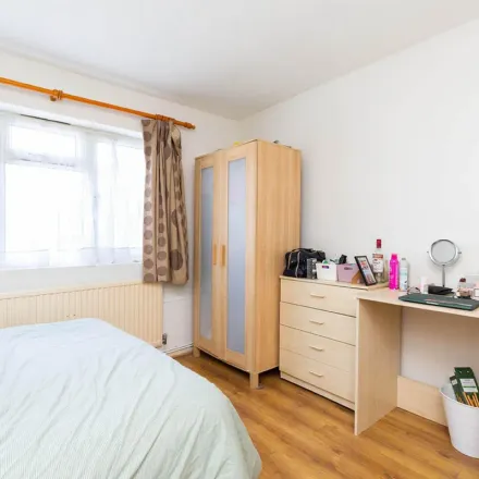 Image 4 - Kerwick Close, London, N7 9DJ, United Kingdom - Apartment for rent