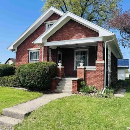 Buy this 2 bed house on 236 East Pierce Street in Macomb, IL 61455