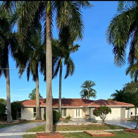Buy this 6 bed house on 3541 North 34th Avenue in Hollywood, FL 33021