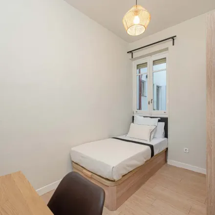 Rent this 1 bed apartment on Bistro Urquijo in Calle del Marqués de Urquijo, 38