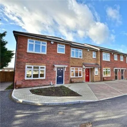 Buy this 3 bed house on Barnes Way in Buckinghamshire, SL0 9LZ