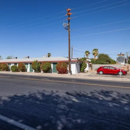 Buy this studio house on 299 South Oregon Street in Chandler, AZ 85225