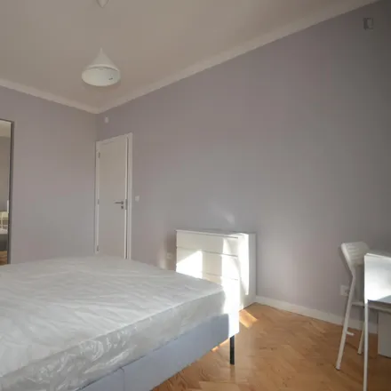 Rent this 5 bed room on Fell Happy in Rua José da Costa Mamede 4, Carcavelos e Parede