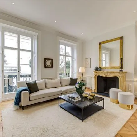 Rent this 5 bed townhouse on 71 Chester Square in London, SW1W 9DU