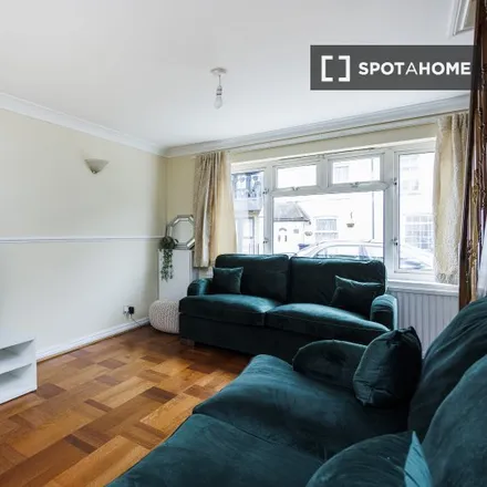 Rent this 2 bed apartment on Gloucester Road in London, CR0 2WJ