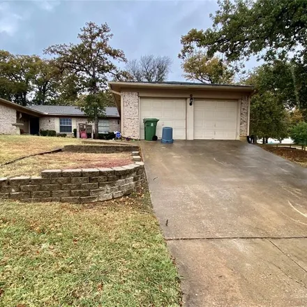 Rent this 2 bed duplex on 635 Melbourne Road in Hurst, TX 76053