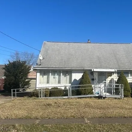 Buy this 4 bed house on 1264 Valleyview Avenue Southwest in Canton, OH 44710