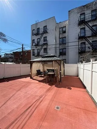 Image 6 - 1858 84th Street, New York, NY 11214, USA - House for sale