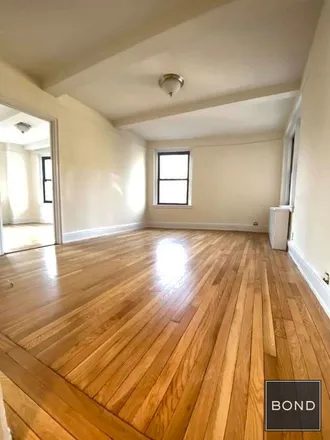 Image 2 - Gramercy Court, 245 East 21st Street, New York, NY 10010, USA - Apartment for rent