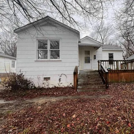 Buy this 3 bed house on 750 North Carico Street in Carbondale, IL 62901