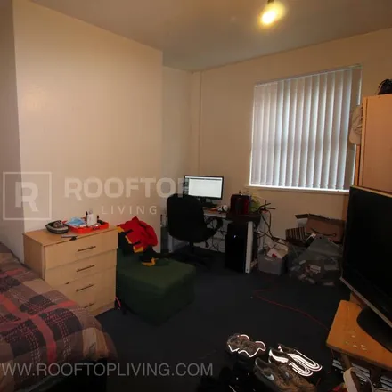 Image 7 - 37 Chestnut Avenue, Leeds, LS6 1BA, United Kingdom - House for rent