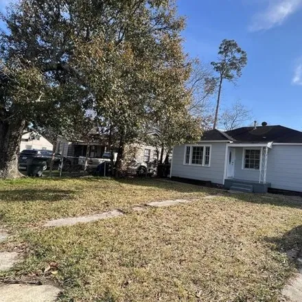 Buy this 3 bed house on 2125 Ives Street in Beaumont, TX 77703