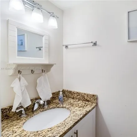 Image 7 - Building 4, West Country Club Drive, Aventura, Aventura, FL 33180, USA - Townhouse for sale