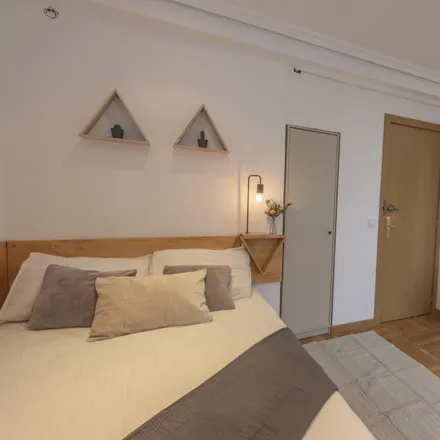 Rent this 6 bed room on Madrid in Calle de Hilarión Eslava, 62