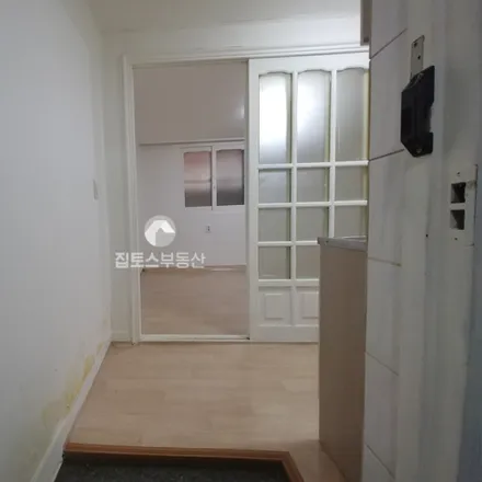 Rent this studio apartment on 서울특별시 서초구 양재동 7-12
