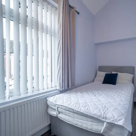 Rent this 1 bed room on Mersey Road in Widnes, WA8 0DS