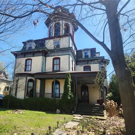 Image 2 - Jonas J Pierce House, Maple Place, Sharpsville, Mercer County, PA 16150, USA - House for sale