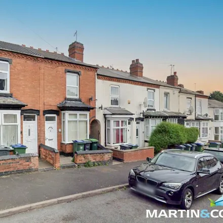 Rent this 3 bed townhouse on Parkhill Road in Smethwick, B67 6AU