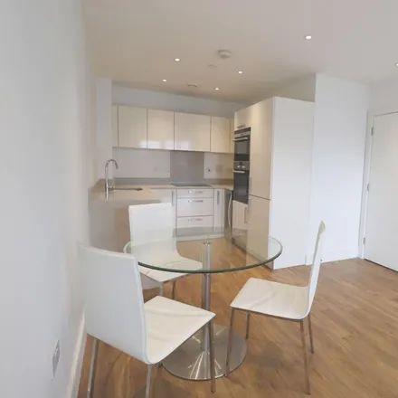 Image 2 - Waterlow Court, Queensland Road, London, N7 7FH, United Kingdom - Apartment for rent