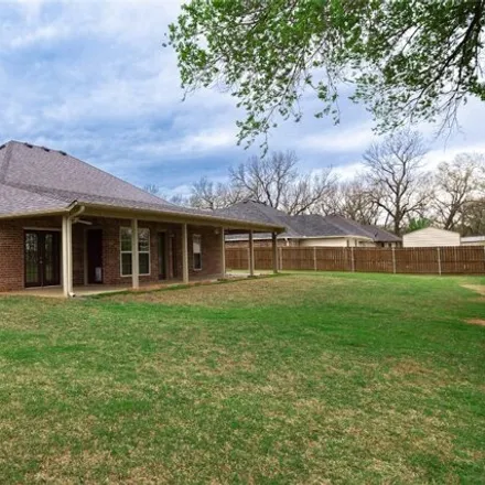 Image 3 - 1046 Tilghman Drive, Chandler, OK 74834, USA - House for sale