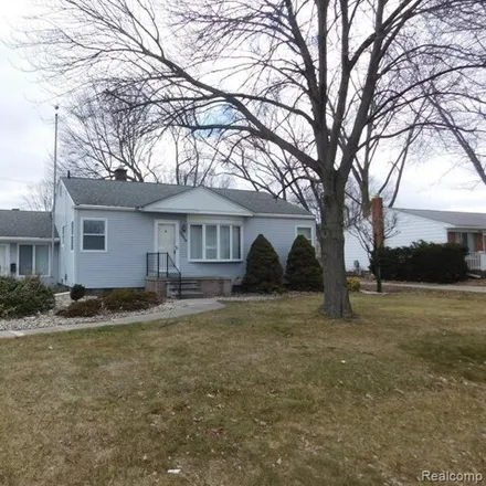 Rent this 3 bed house on Masonic / Van Dover NS (EB) in Masonic Boulevard, Saint Clair Shores