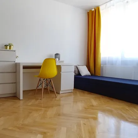 Rent this 4 bed room on Syreny 9 in 01-132 Warsaw, Poland