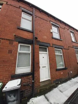 Rent this 2 bed townhouse on Paisley Road in Leeds, LS12 3LA